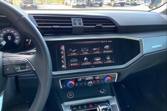 Photo of 2024 Glacier White Metallic Audi Q3