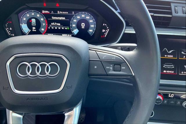 Photo of 2024 Glacier White Metallic Audi Q3