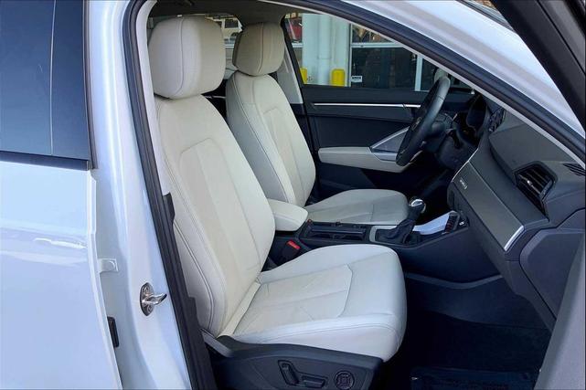 Photo of 2024 Glacier White Metallic Audi Q3