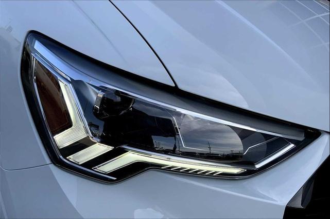 Photo of 2024 Glacier White Metallic Audi Q3