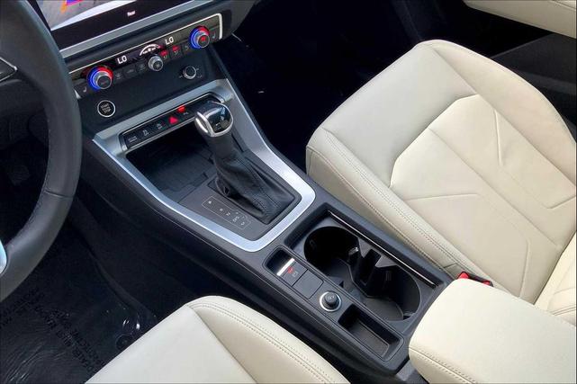 Photo of 2024 Glacier White Metallic Audi Q3