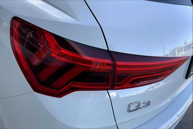 Photo of 2024 Glacier White Metallic Audi Q3