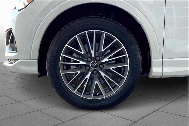 Photo of 2024 Glacier White Metallic Audi Q3
