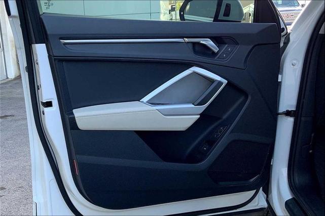 Photo of 2024 Glacier White Metallic Audi Q3
