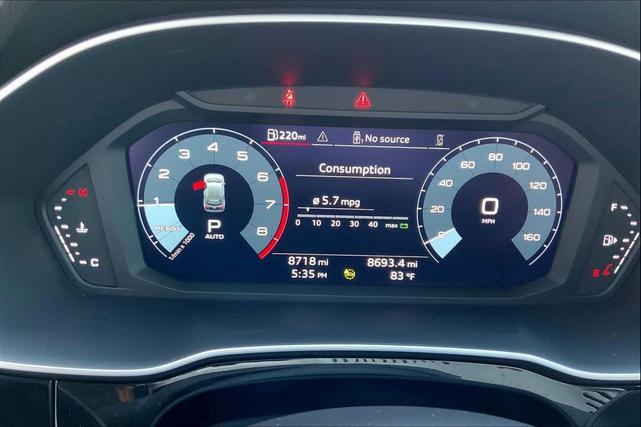 Photo of 2024 Glacier White Metallic Audi Q3