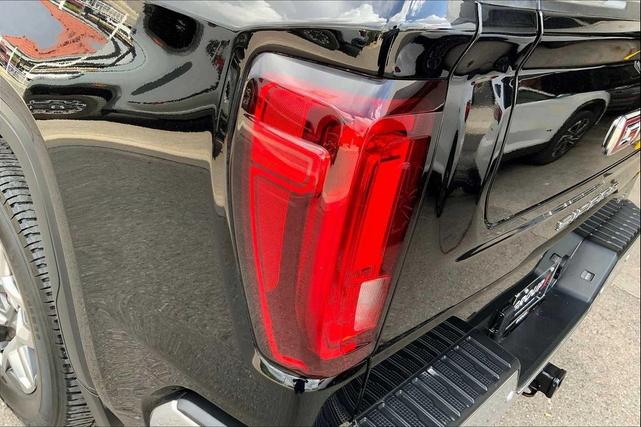 Photo of 2022 Onyx Black GMC Sierra 1500