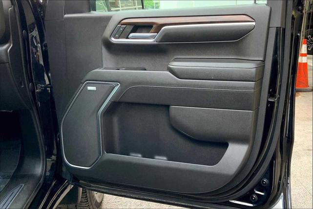Photo of 2022 Onyx Black GMC Sierra 1500