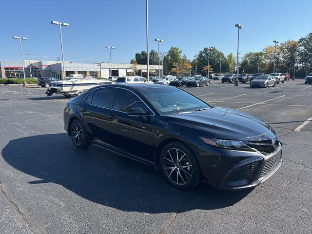 Photo of 2023 Midnight Black Metallic Toyota Camry