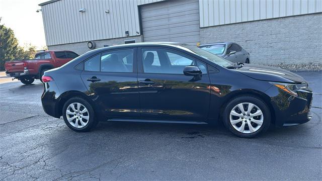 Photo of 2024 Midnight Black Metallic Toyota Corolla