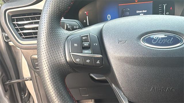 Photo of 2024 Iconic Silver Metallic Ford Escape