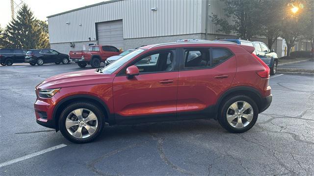 Photo of 2022 Fusion Red Metallic Volvo XC40
