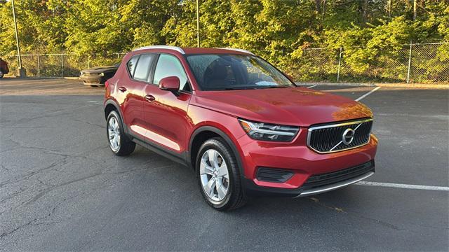 Photo of 2022 Fusion Red Metallic Volvo XC40