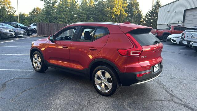 Photo of 2022 Fusion Red Metallic Volvo XC40