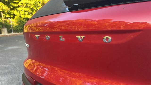 Photo of 2022 Fusion Red Metallic Volvo XC40