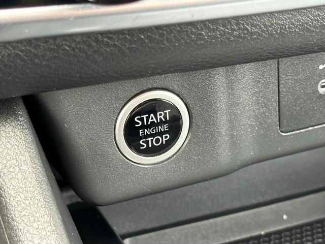Photo of 2023 Brilliant Silver Metallic Nissan Rogue