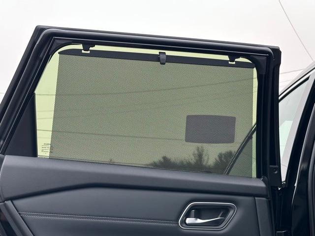 Photo of 2025 Black Nissan Rogue