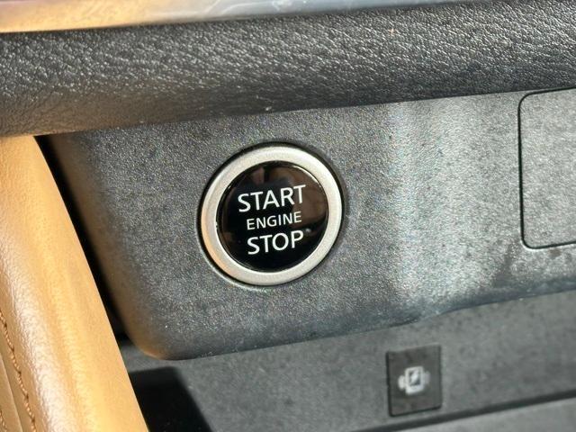 Photo of 2023 2 Tone Champagne Black Roof Nissan Rogue