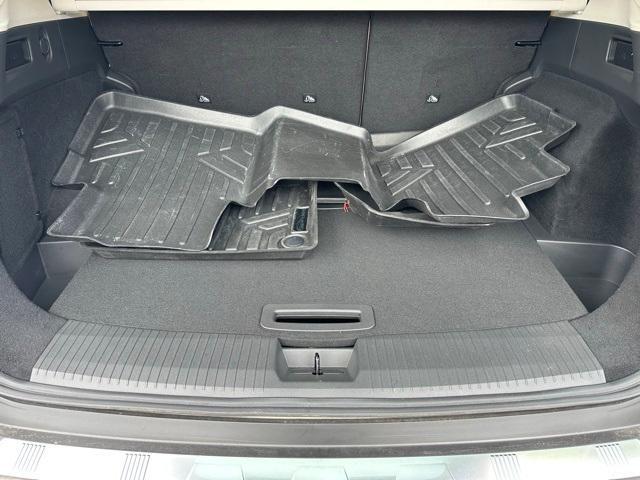Photo of 2023 2 Tone Champagne Black Roof Nissan Rogue