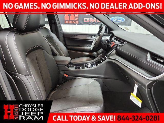 Photo of 2025 Diamond Black Jeep Grand Cherokee L