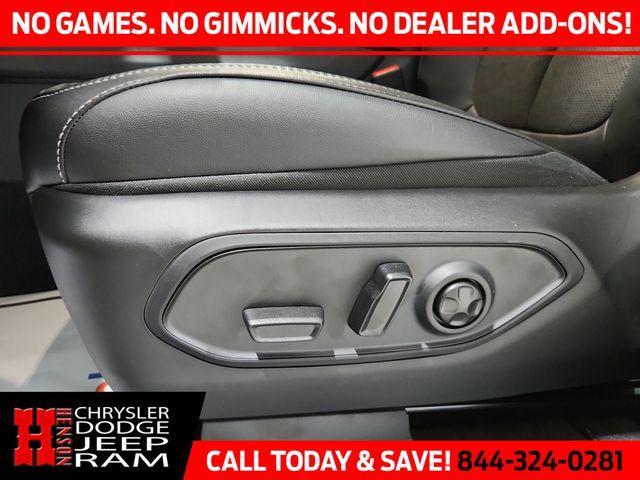 Photo of 2025 Diamond Black Jeep Grand Cherokee L