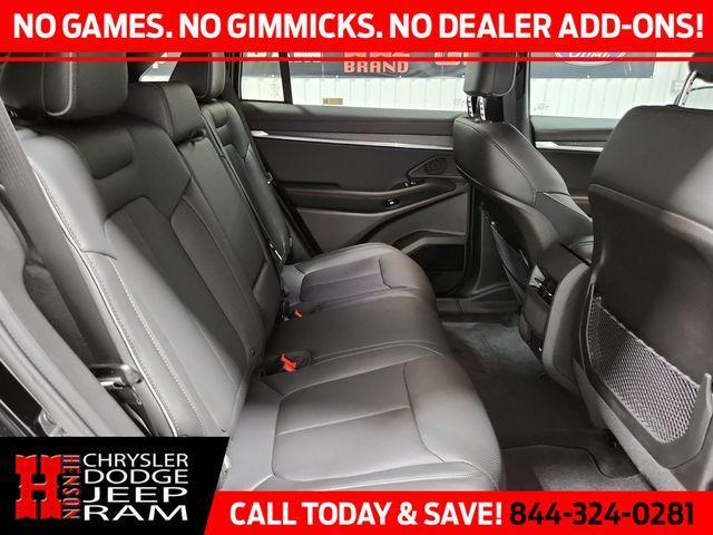 Photo of 2025 Diamond Black Jeep Wagoneer S