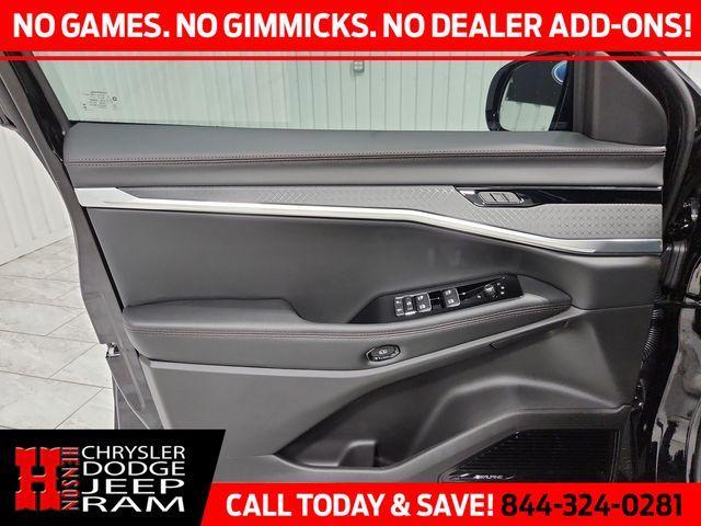 Photo of 2025 Diamond Black Jeep Wagoneer S