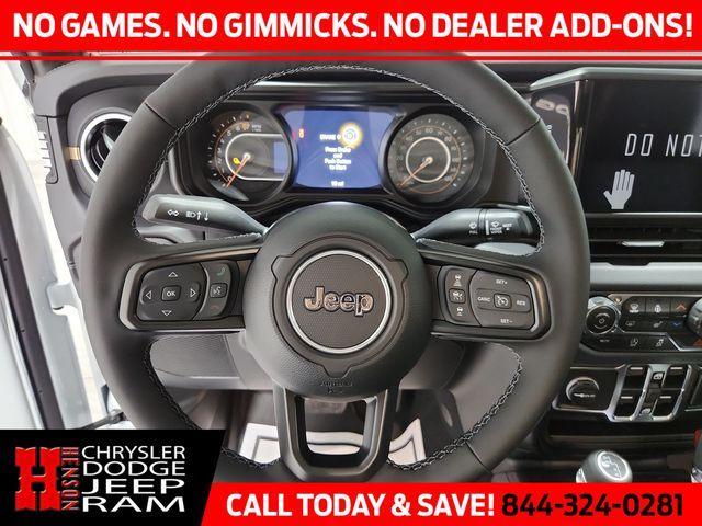 Photo of 2025 Bright White Clearcoat Jeep Gladiator