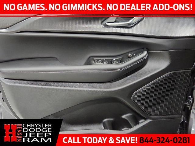 Photo of 2025 Metallic Jeep Grand Cherokee L