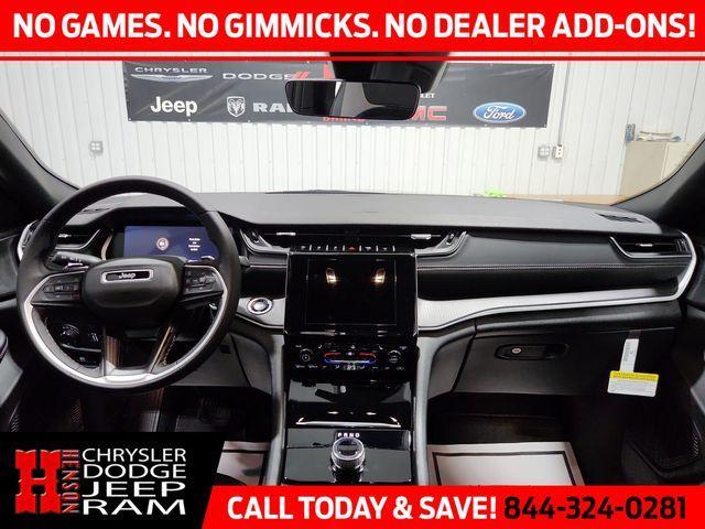 Photo of 2025 Metallic Jeep Grand Cherokee L