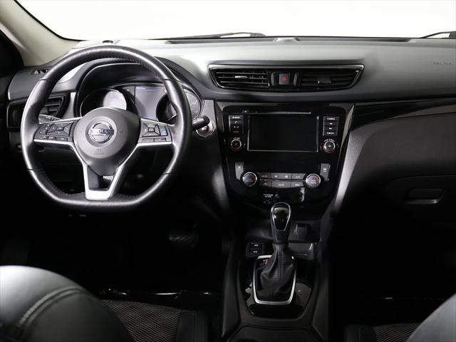 Photo of 2022 Scarlet Ember Pearl Metallic Nissan Rogue Sport