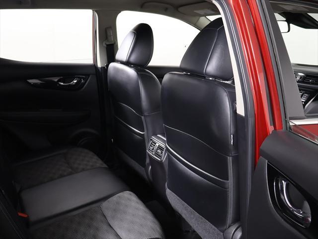 Photo of 2022 Scarlet Ember Pearl Metallic Nissan Rogue Sport
