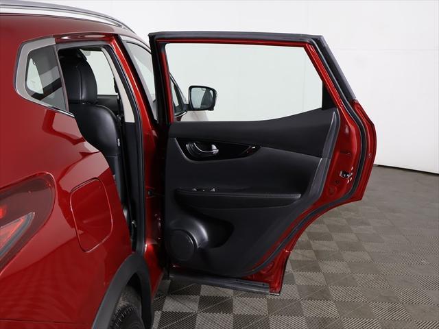 Photo of 2022 Scarlet Ember Pearl Metallic Nissan Rogue Sport
