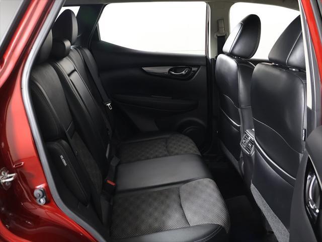 Photo of 2022 Scarlet Ember Pearl Metallic Nissan Rogue Sport