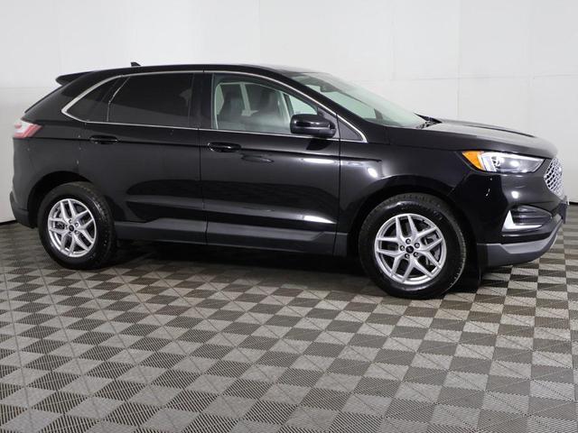 Photo of 2024 Black Metallic Ford Edge