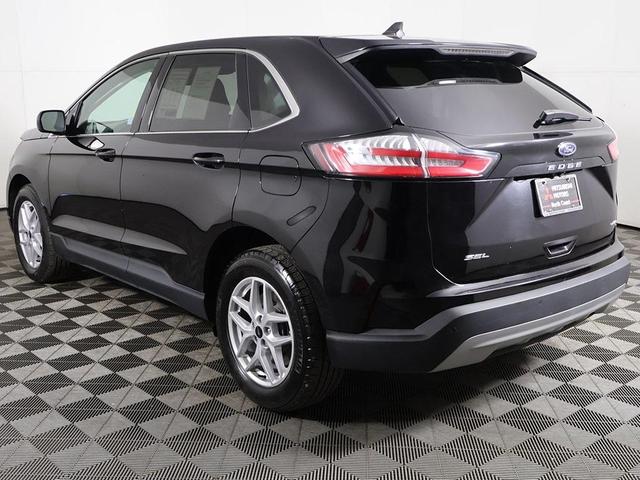 Photo of 2024 Black Metallic Ford Edge