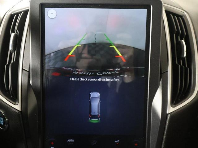 Photo of 2024 Black Metallic Ford Edge