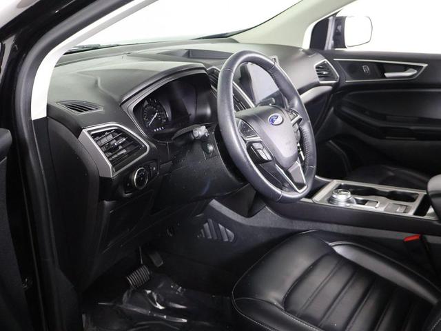 Photo of 2024 Black Metallic Ford Edge