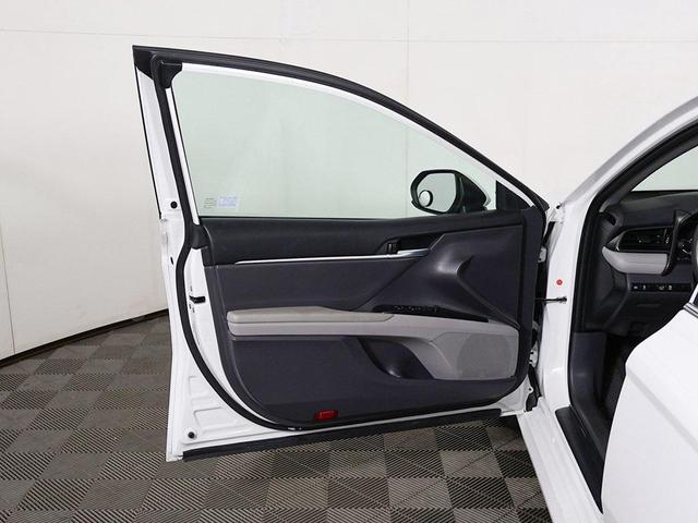 Photo of 2020 Super White Toyota Camry