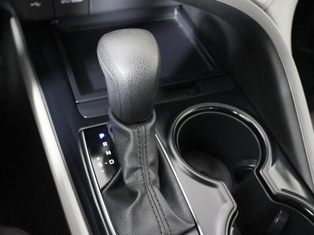 Photo of 2020 Super White Toyota Camry