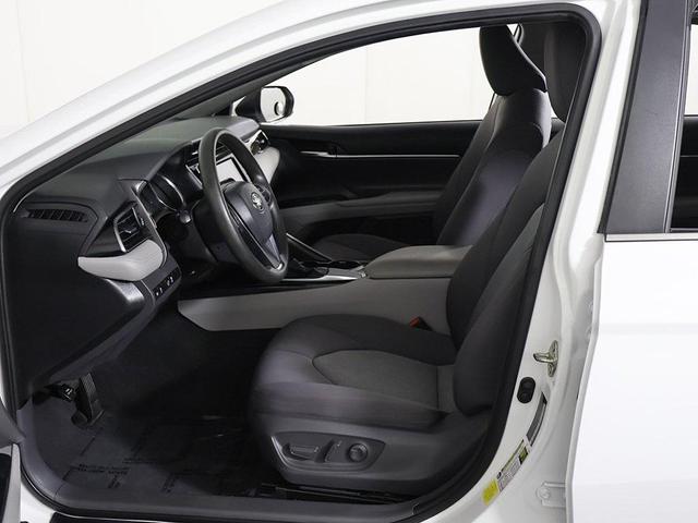 Photo of 2020 Super White Toyota Camry