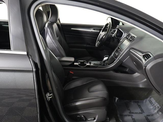 Photo of 2015 Tuxedo Black Ford Fusion