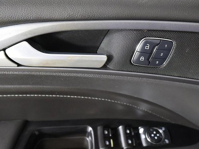 Photo of 2015 Tuxedo Black Ford Fusion