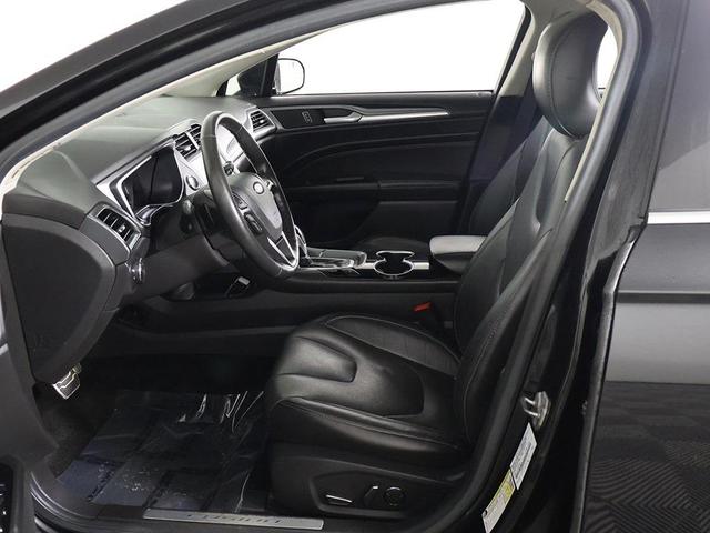 Photo of 2015 Tuxedo Black Ford Fusion