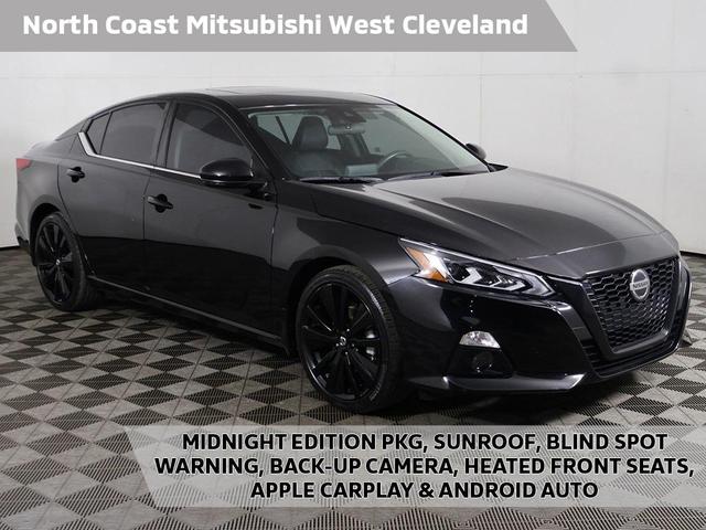 Photo of 2022 Super Black Nissan Altima