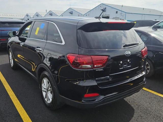 Photo of 2019 Ebony Black Kia Sorento