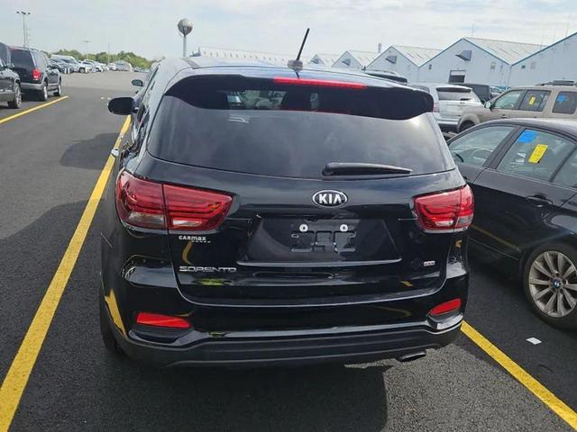 Photo of 2019 Ebony Black Kia Sorento