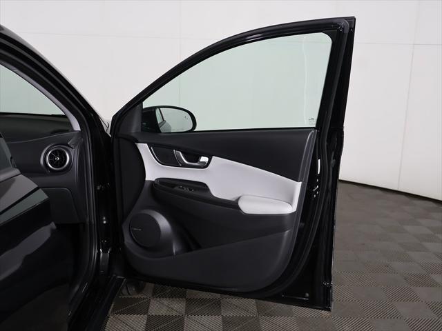 Photo of 2023 Abyss Black Pearl Hyundai KONA
