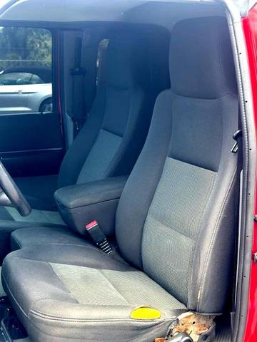 Photo of 2004 Red Ford Ranger