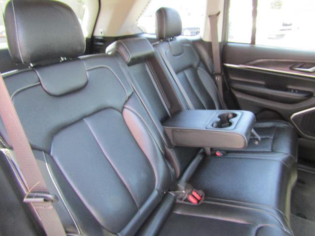 Photo of 2022 Gray Jeep Grand Cherokee