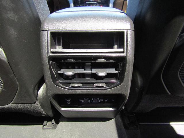 Photo of 2022 Gray Jeep Grand Cherokee